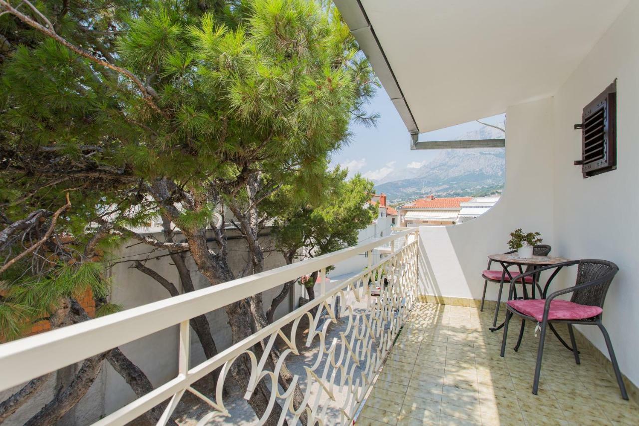 Apartments Pinery Makarska Bagian luar foto