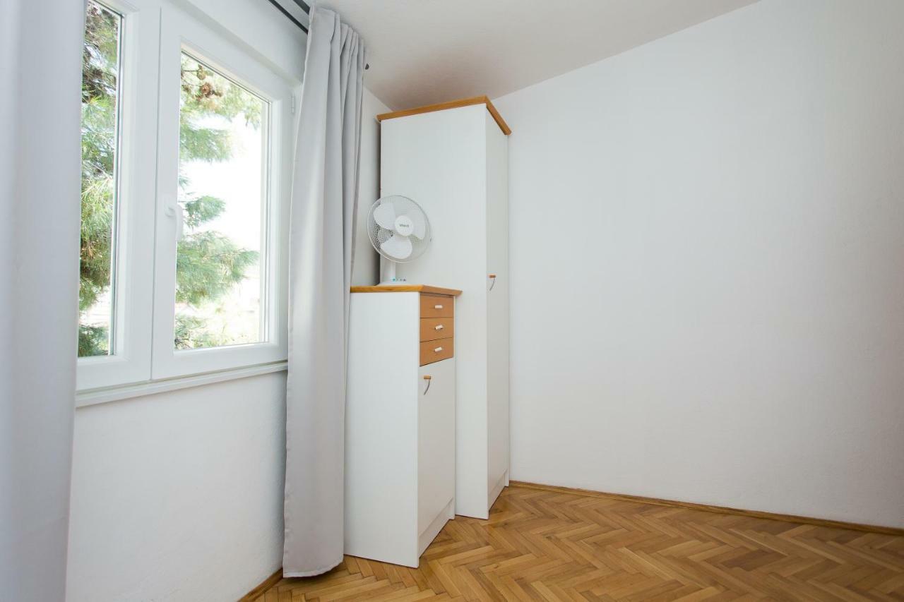 Apartments Pinery Makarska Bagian luar foto