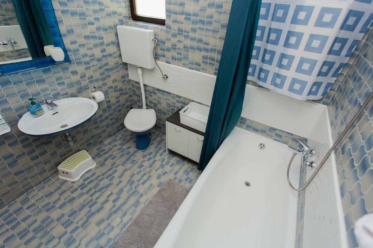Apartments Pinery Makarska Bagian luar foto