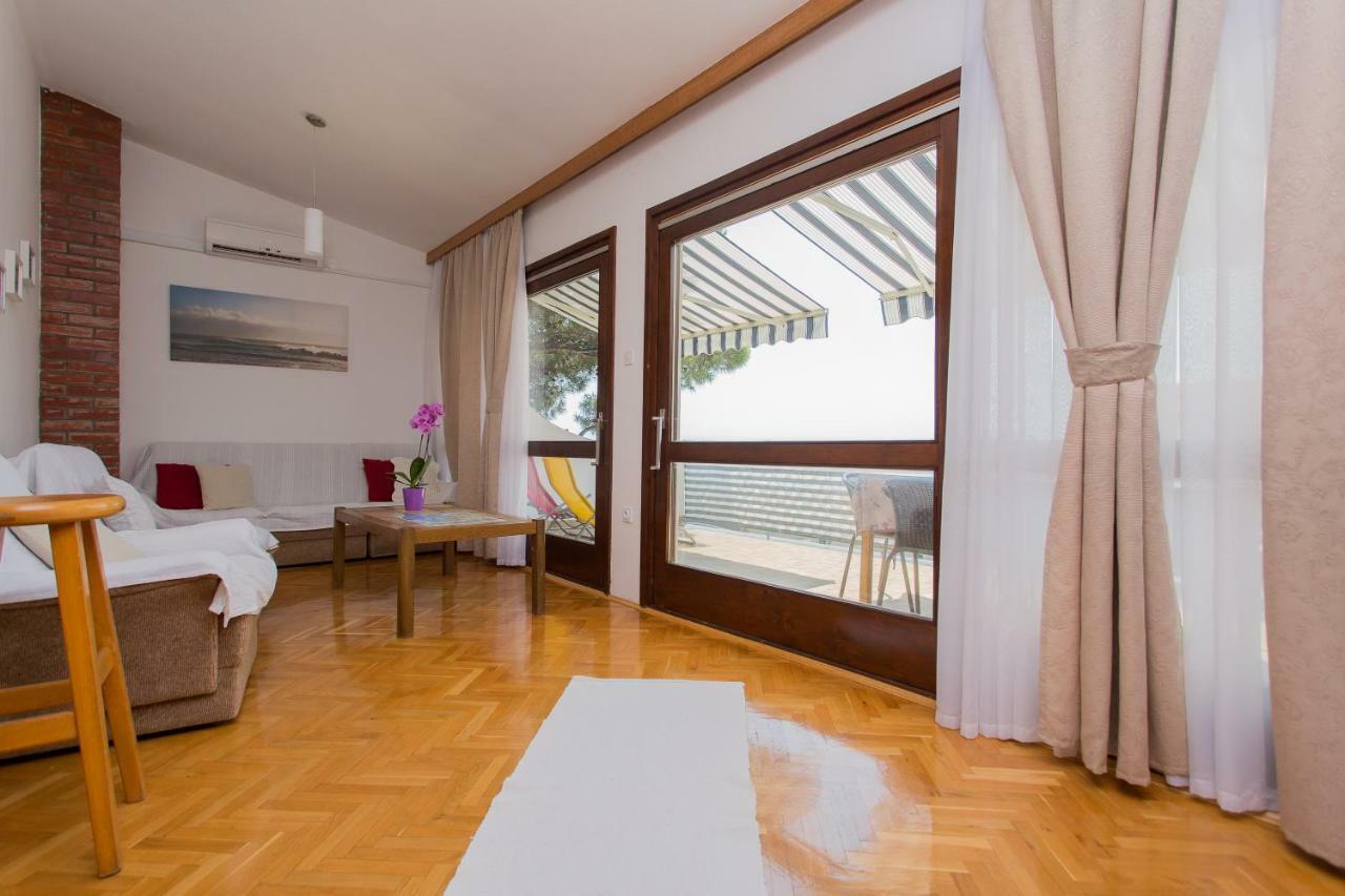 Apartments Pinery Makarska Bagian luar foto