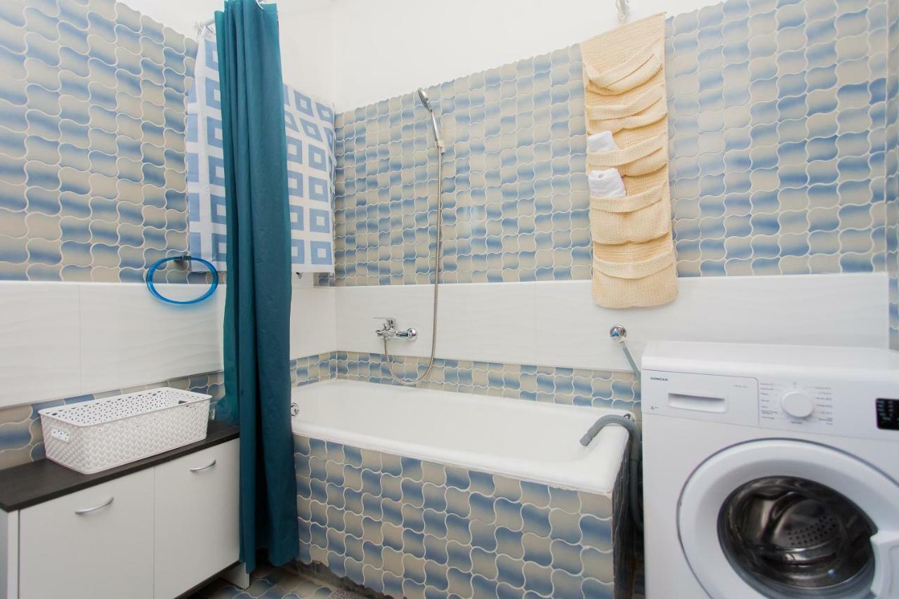 Apartments Pinery Makarska Bagian luar foto